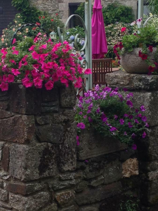 Le Petit Chateau Noyal-Pontivy Εξωτερικό φωτογραφία